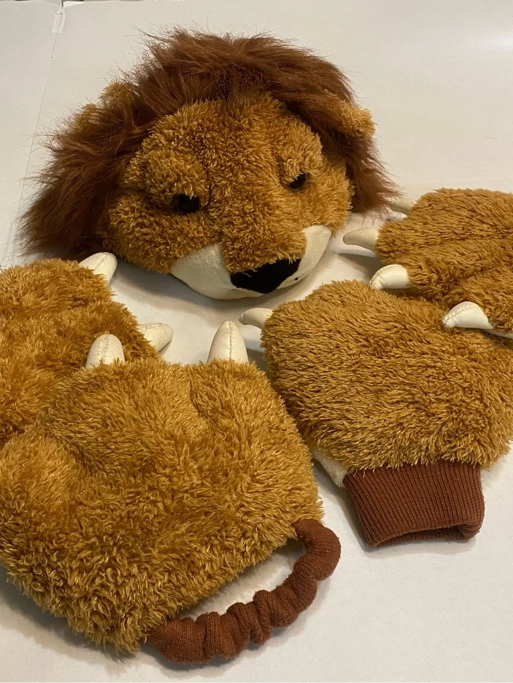 Plush Children’s Lion Dress‑Up Set – Headpiece, Paw Gloves & Paw Feet Covers